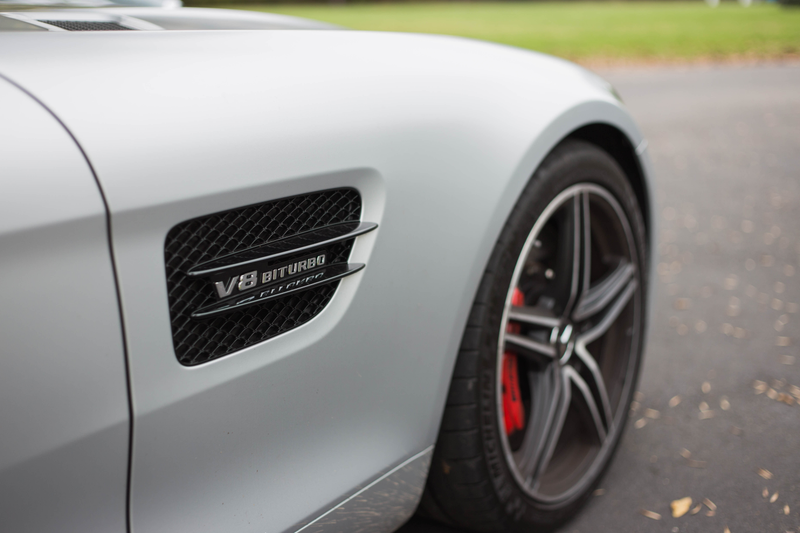 Illustration for article titled The Mercedes-AMG GT C Roadster And Mercedes-Benz 300SL Roadster Both Hail From A Golden Age
